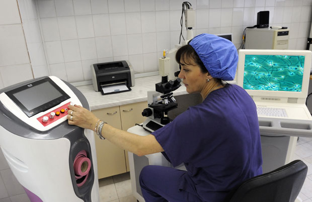 Ембрион може на поклон само једном примаоцу